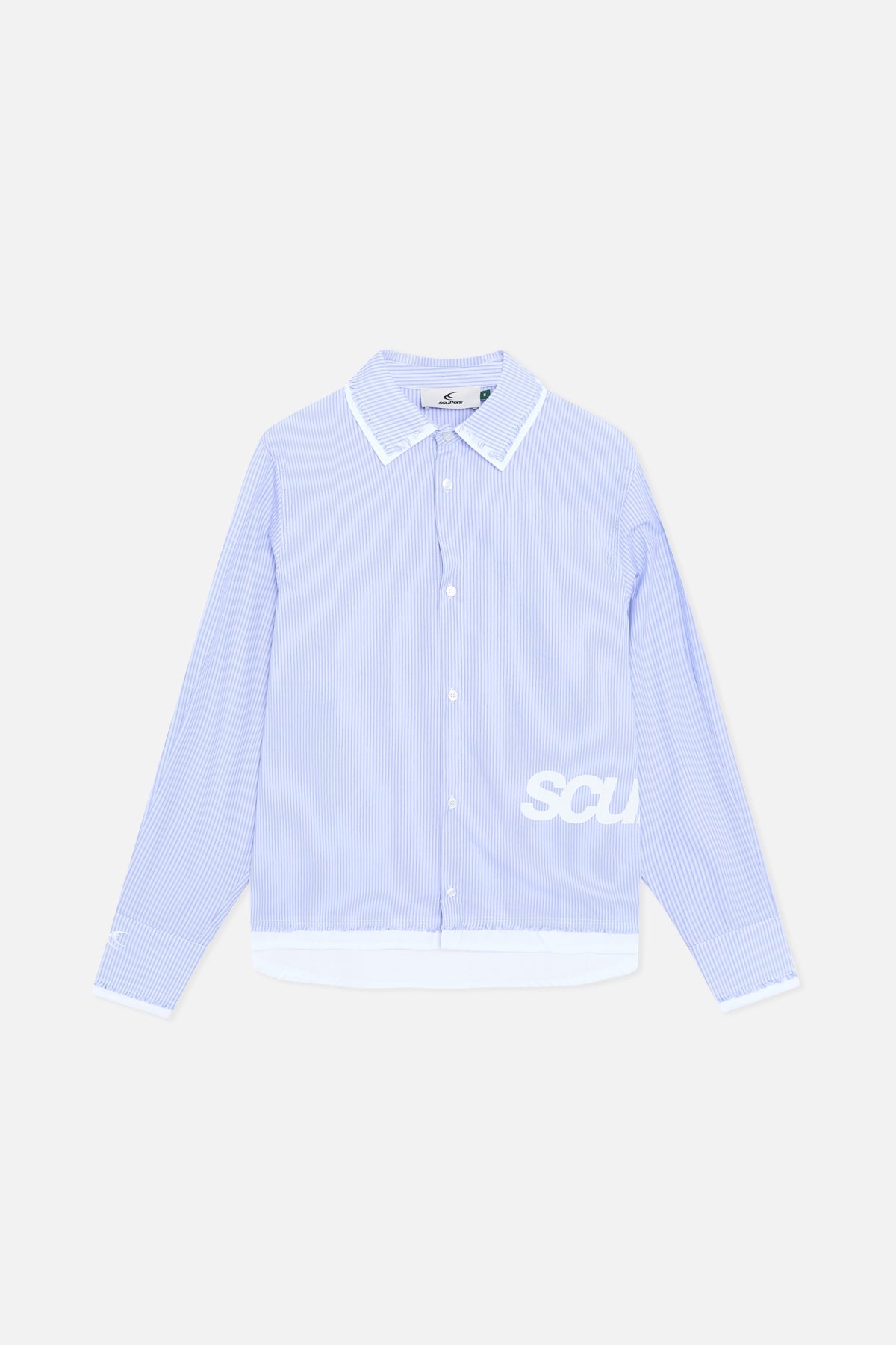 Chemise rayée déchirée