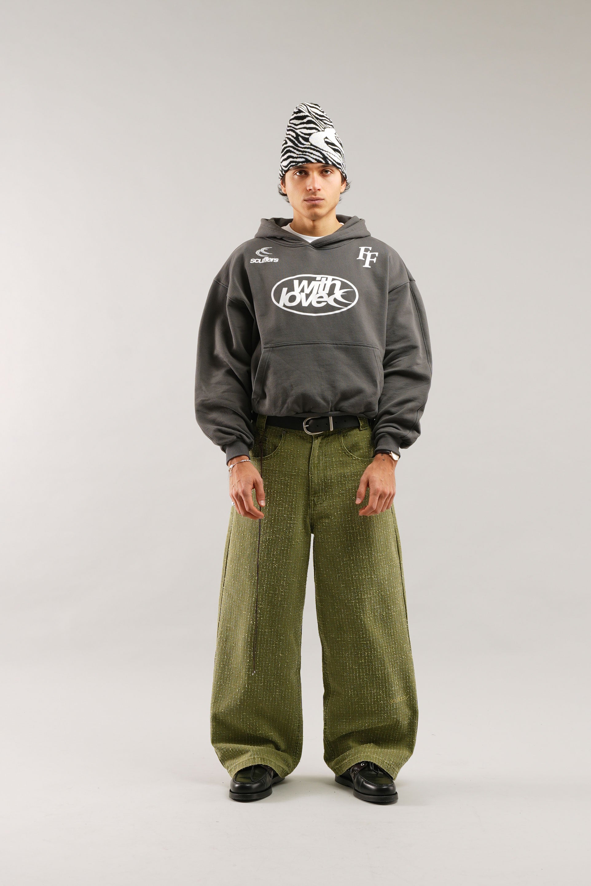 Sweat à capuche sombre Paris