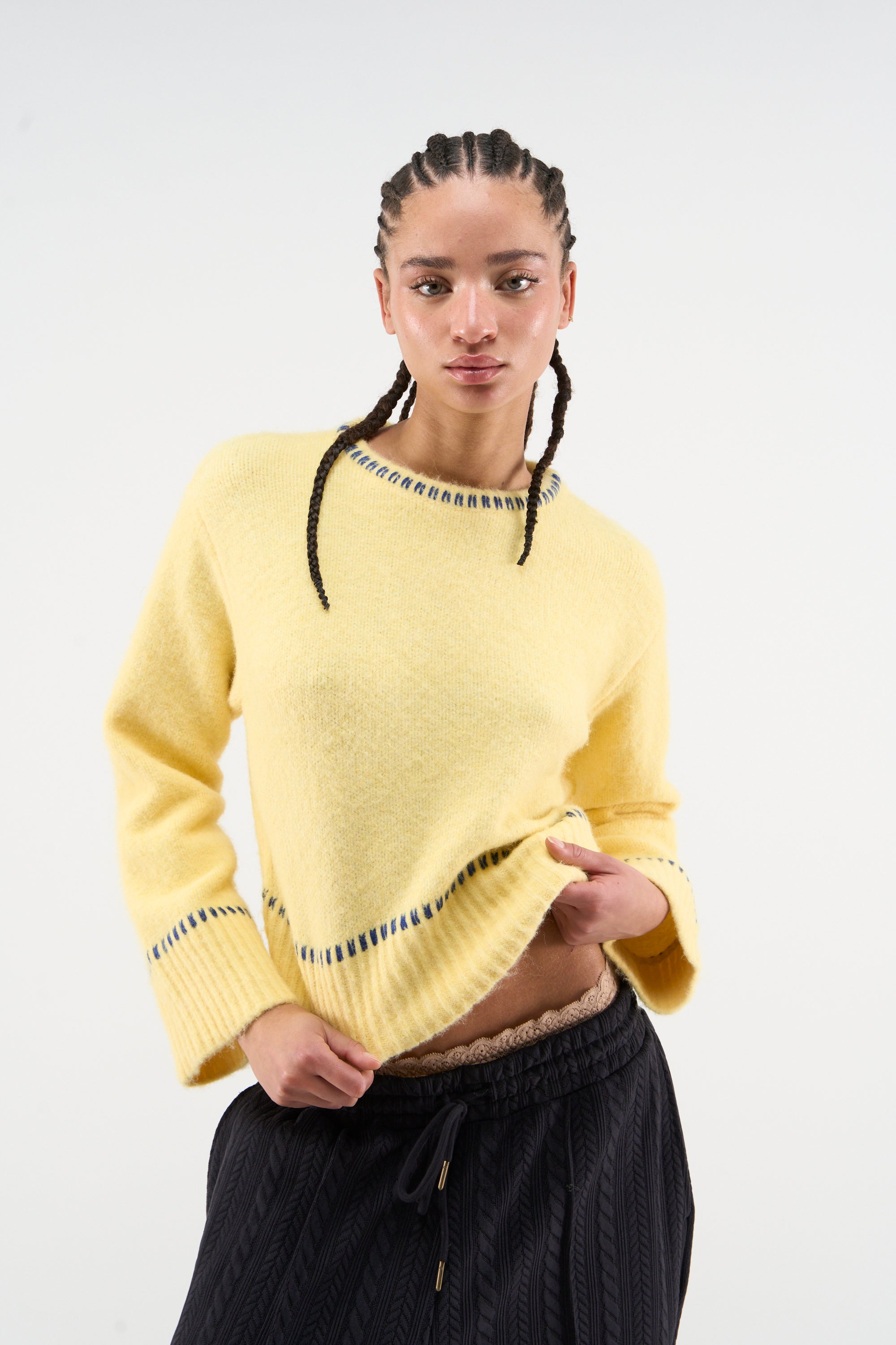 Tricot jaune fait main