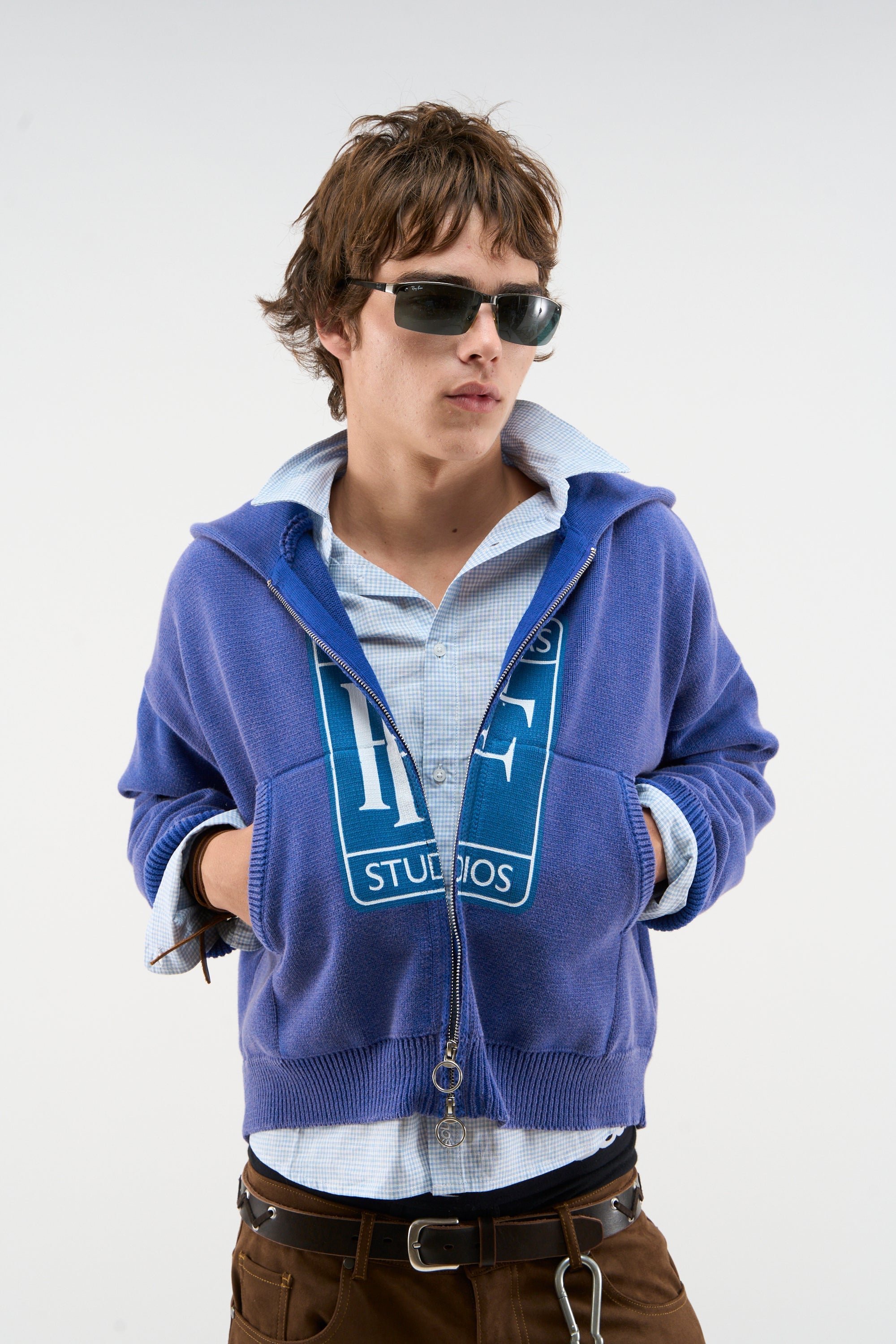 Fermeture éclair en tricot bleu roulé