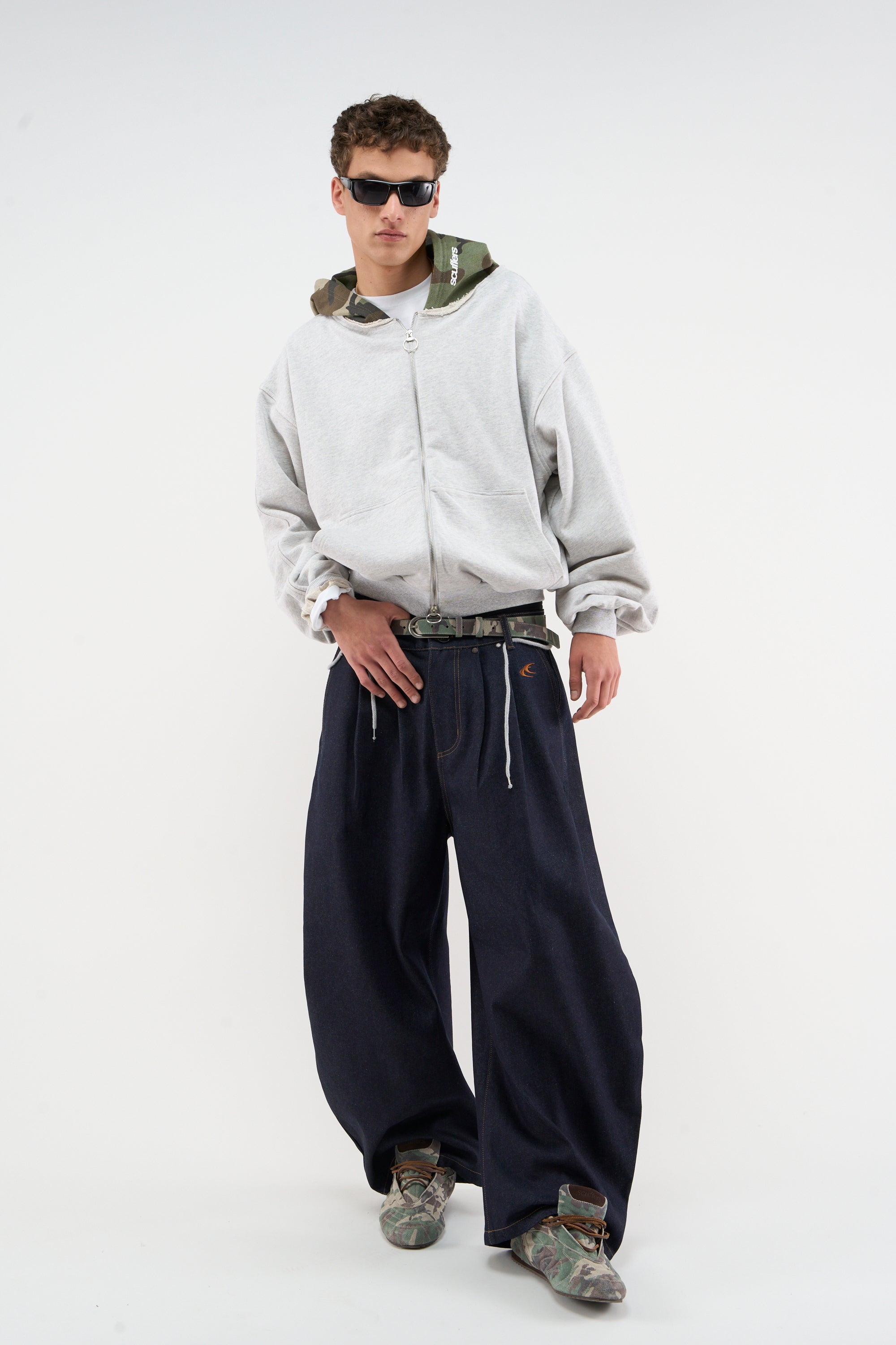 Masque gris clair à fermeture éclair