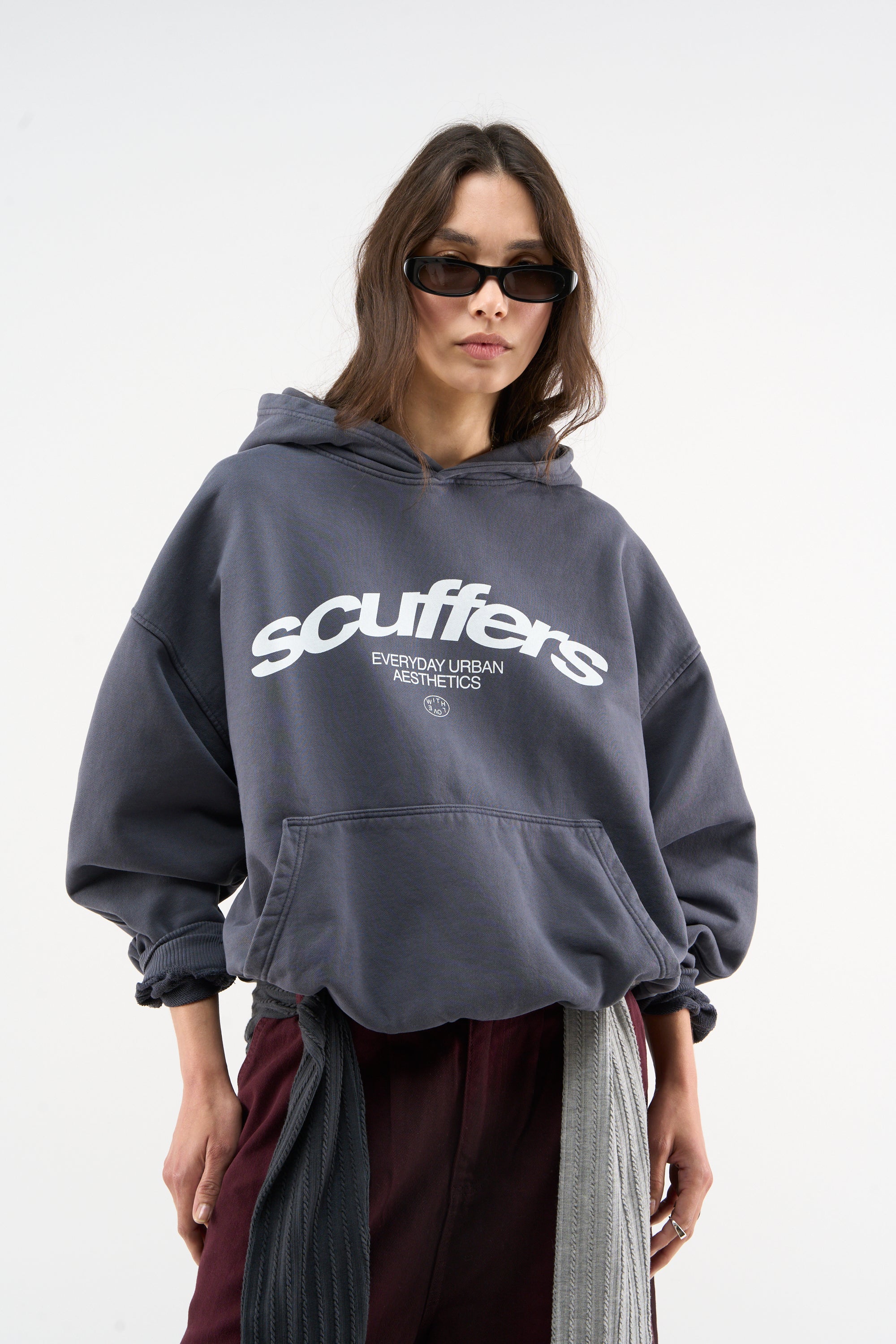 Sweat à capuche bleu emblématique