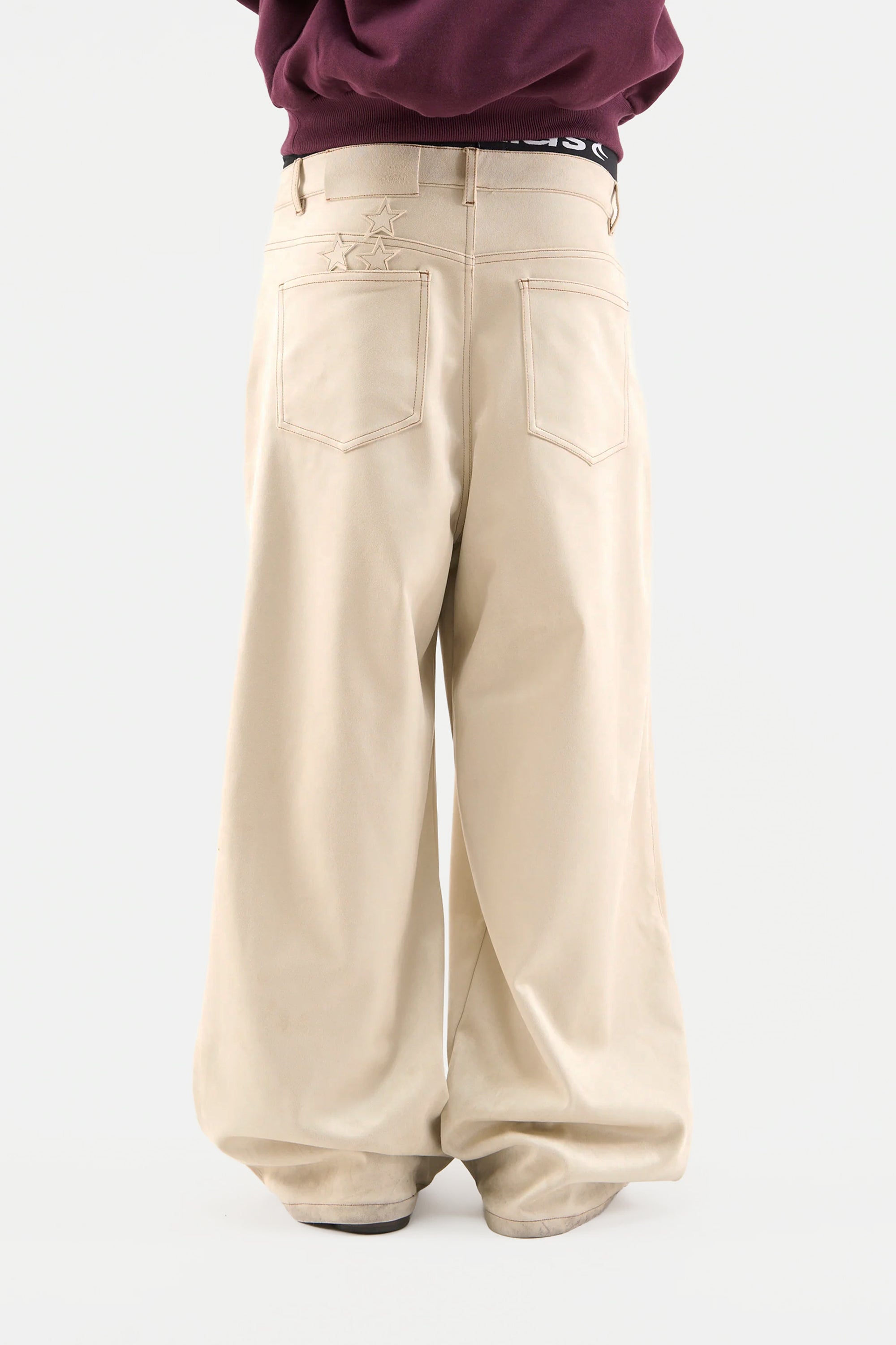 Pantalon jumbo gris en daim