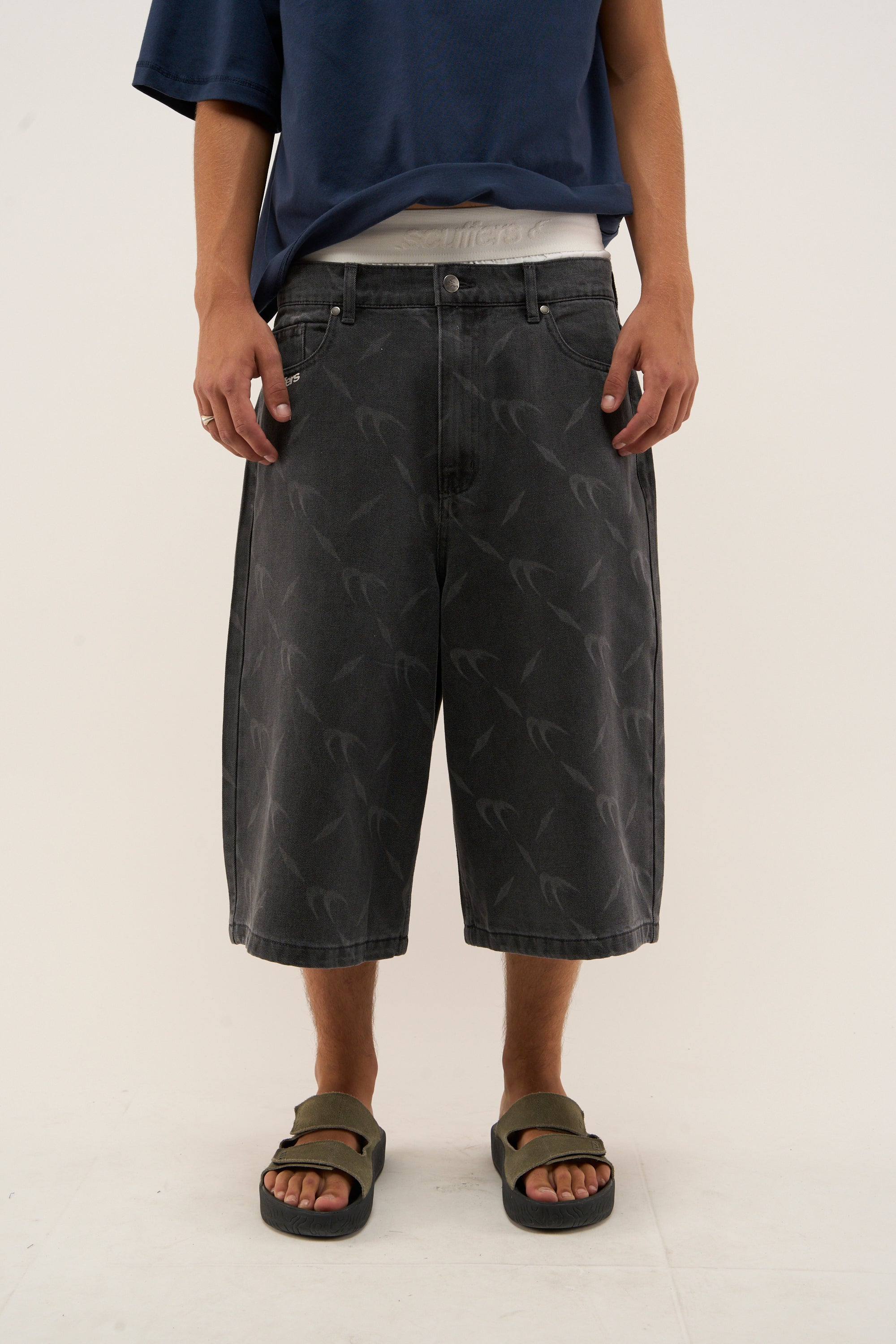 Short en jean argenté foncé