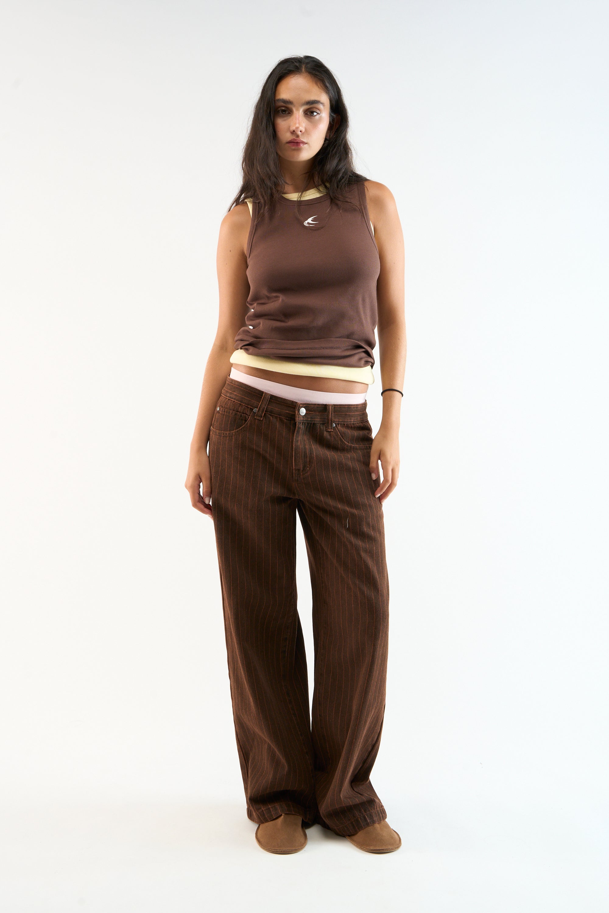 Pantalon à fines rayures Carrie Brown