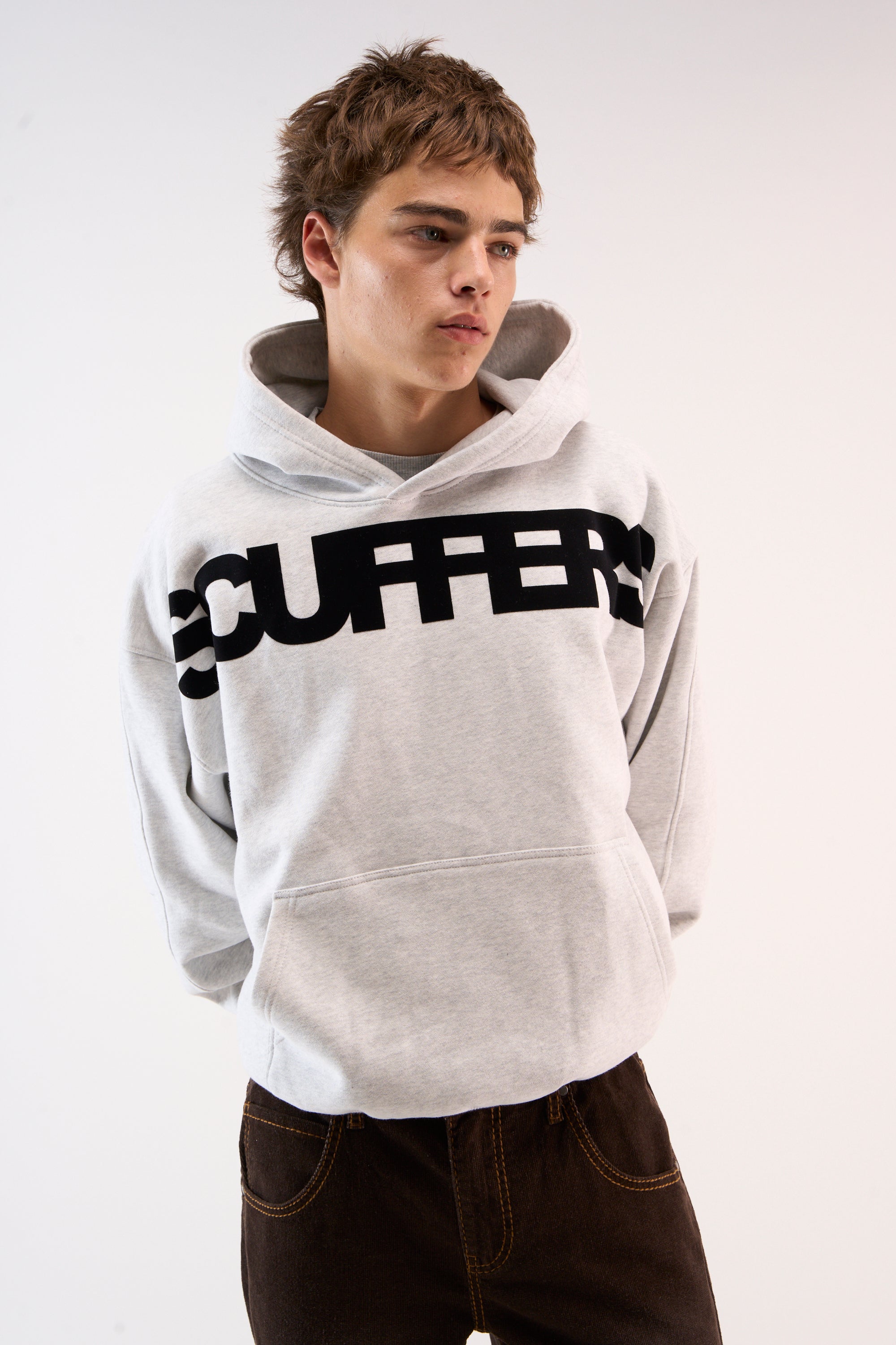 Sweat à capuche gris clair floqué