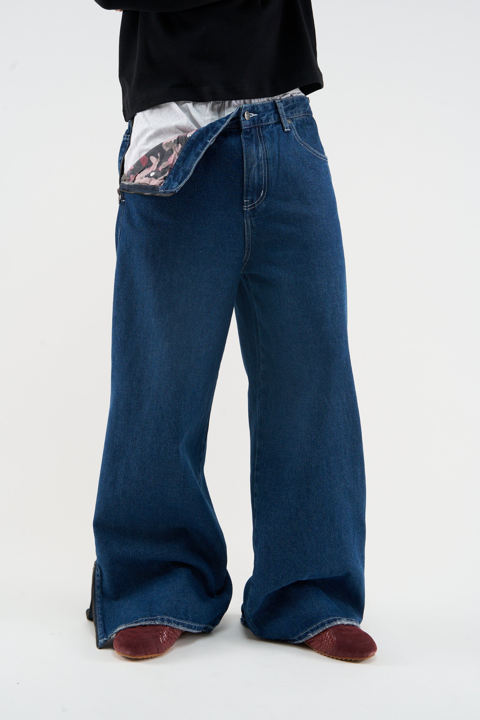 Pantalon bleu zippé