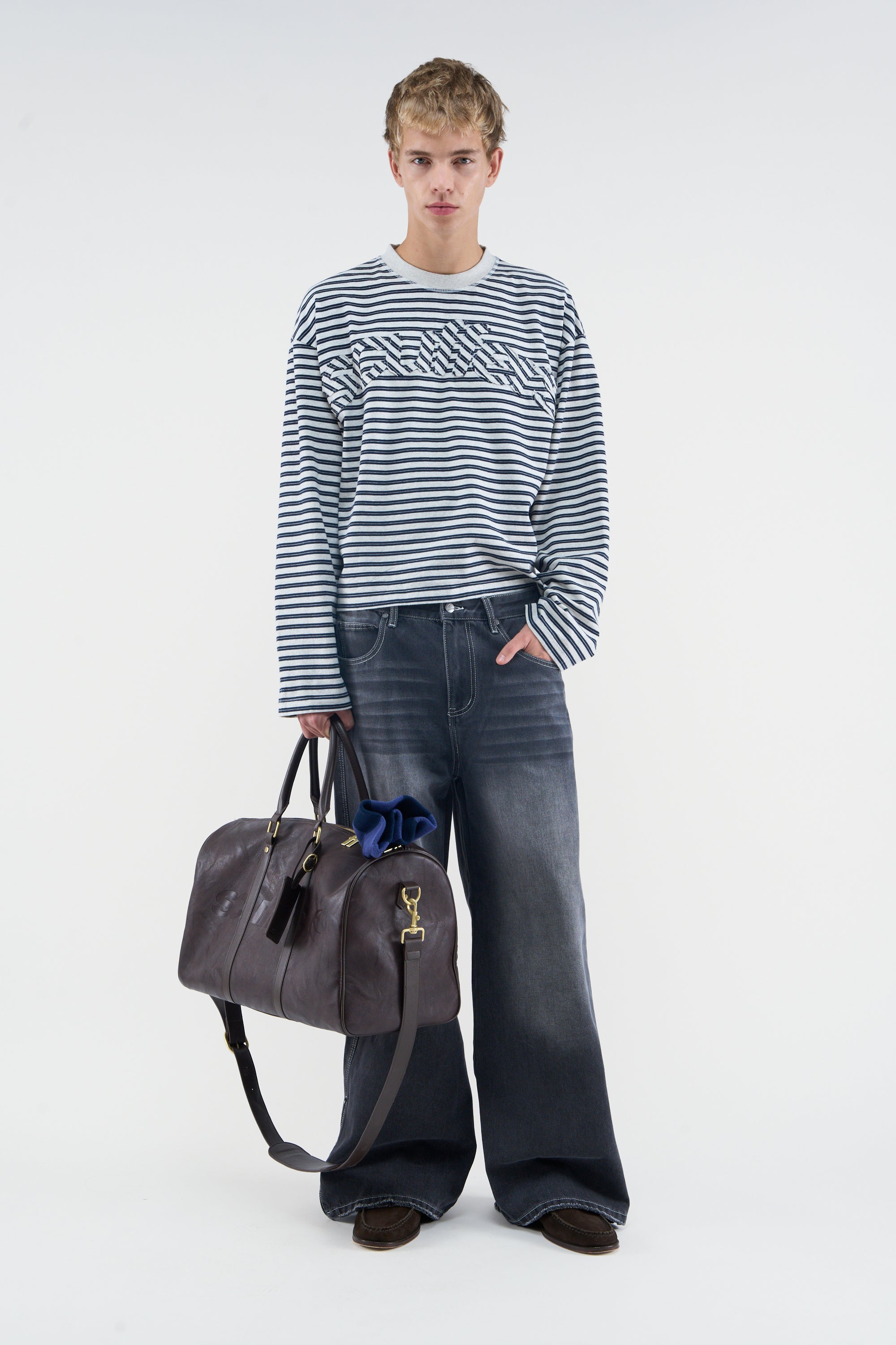 T-shirt à manches longues bleu marine à rayures brutes