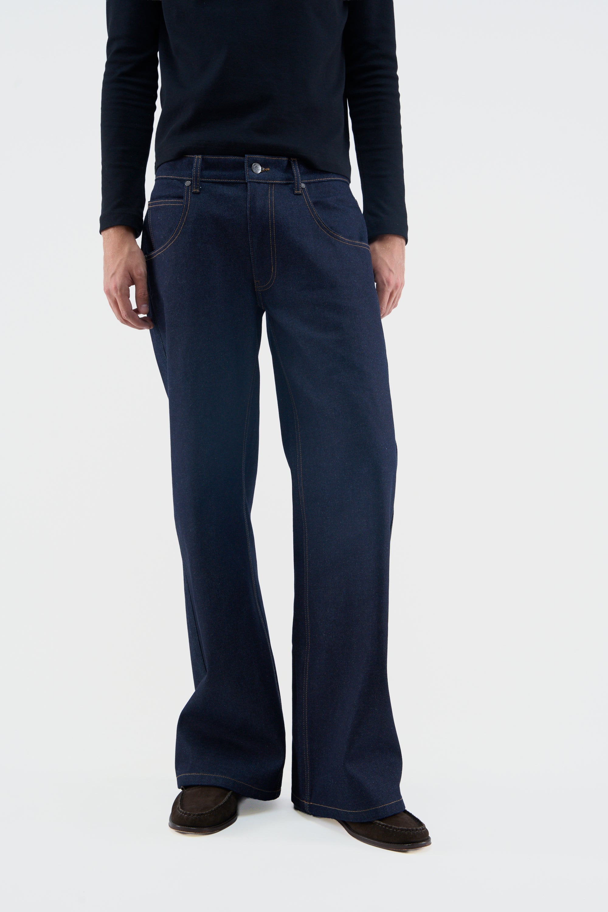 Nouveaux pantalons en jean évasés