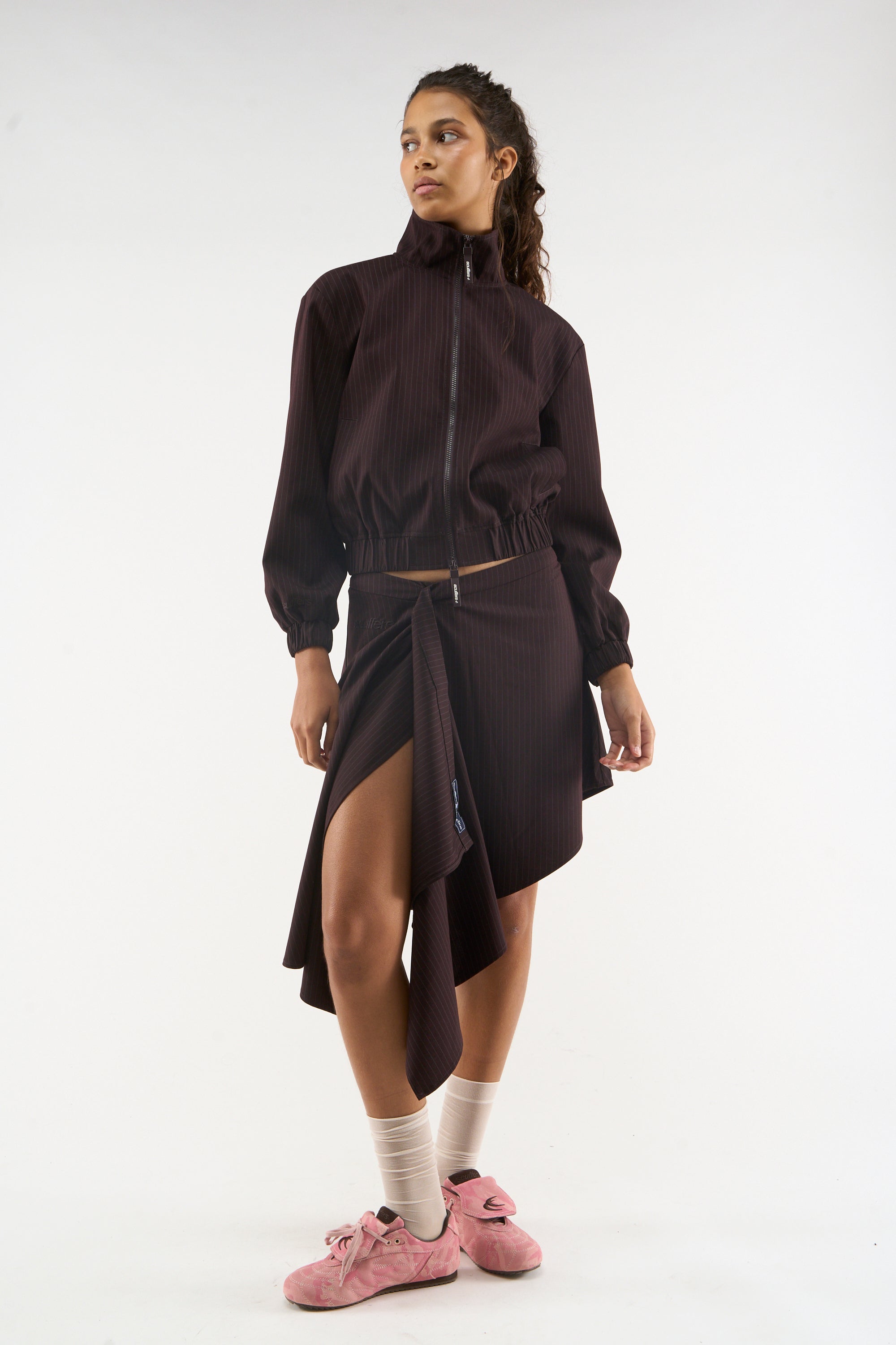 Jupe Nautica bordeaux à fines rayures