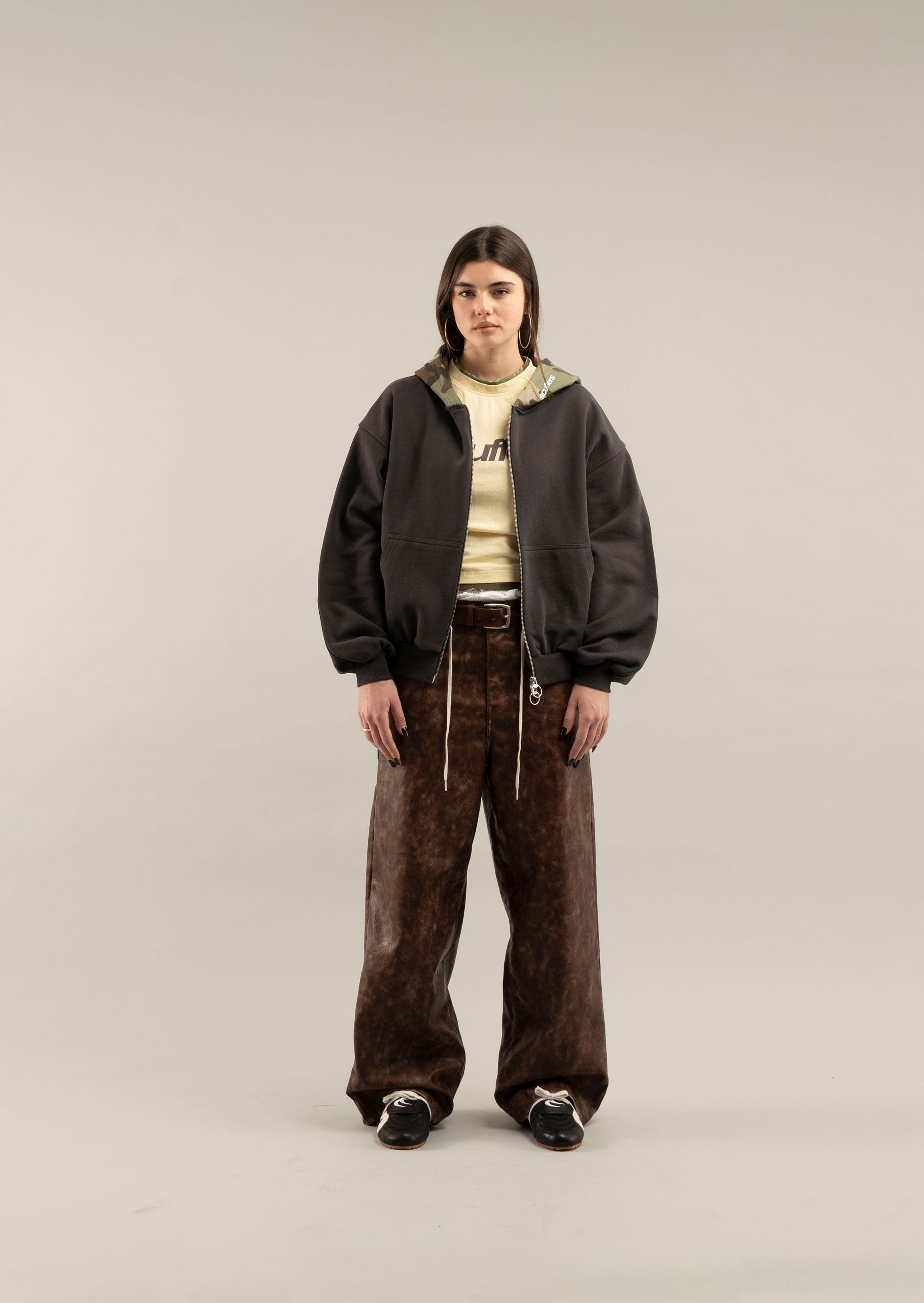 Masque à fermeture éclair foncée