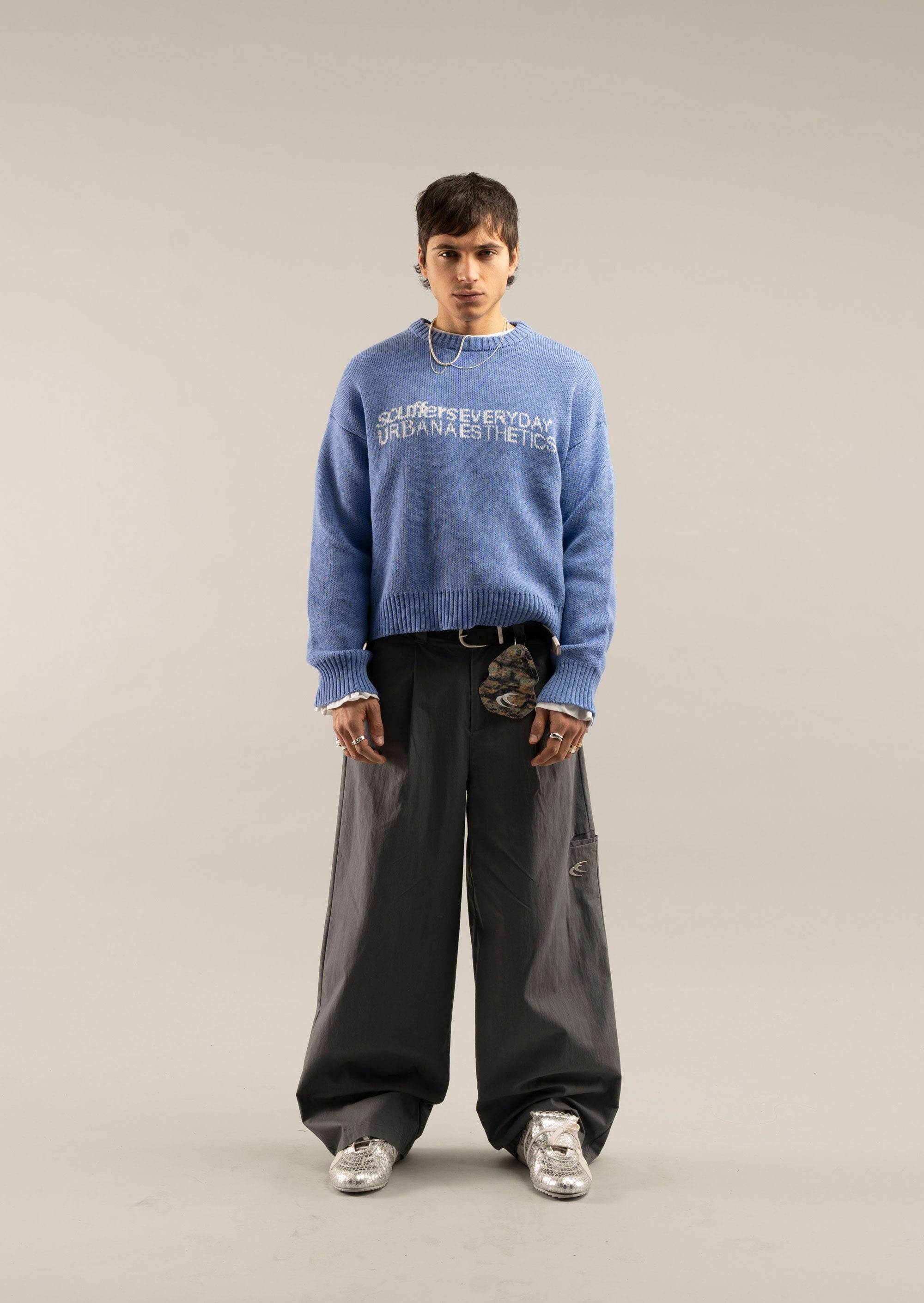 Tricot bleu essentiel