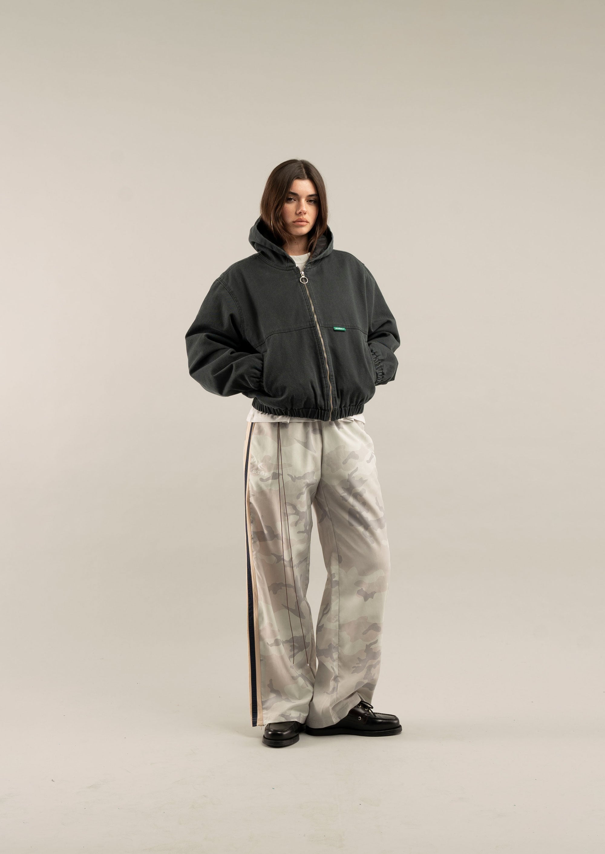 Veste de travail sombre tachée