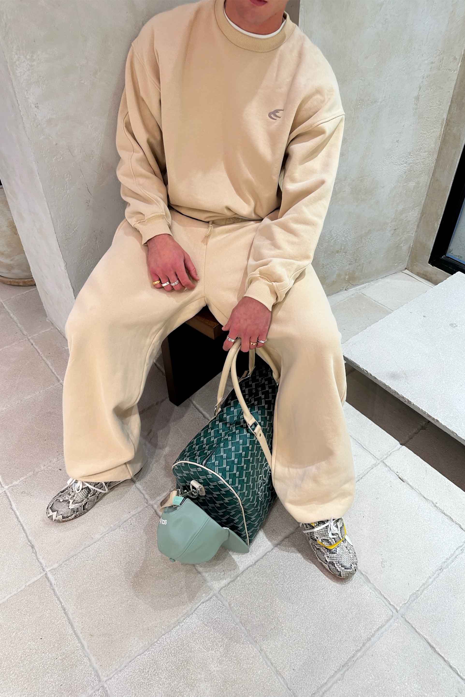 Pull ras du cou écru de tous les jours