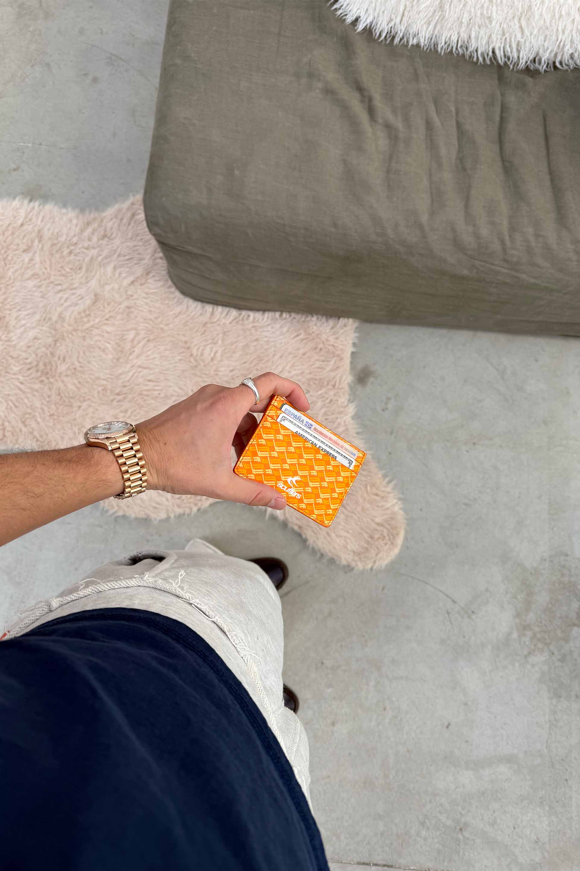 Portefeuille jaune monogrammé