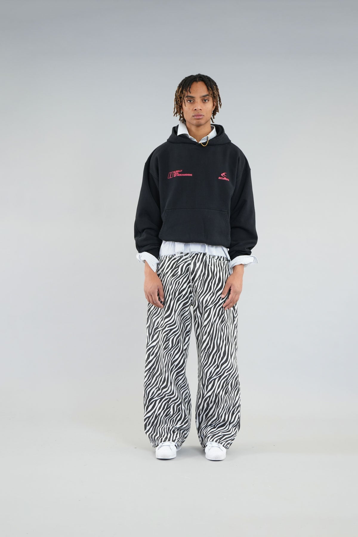 Sweat à capuche noir global