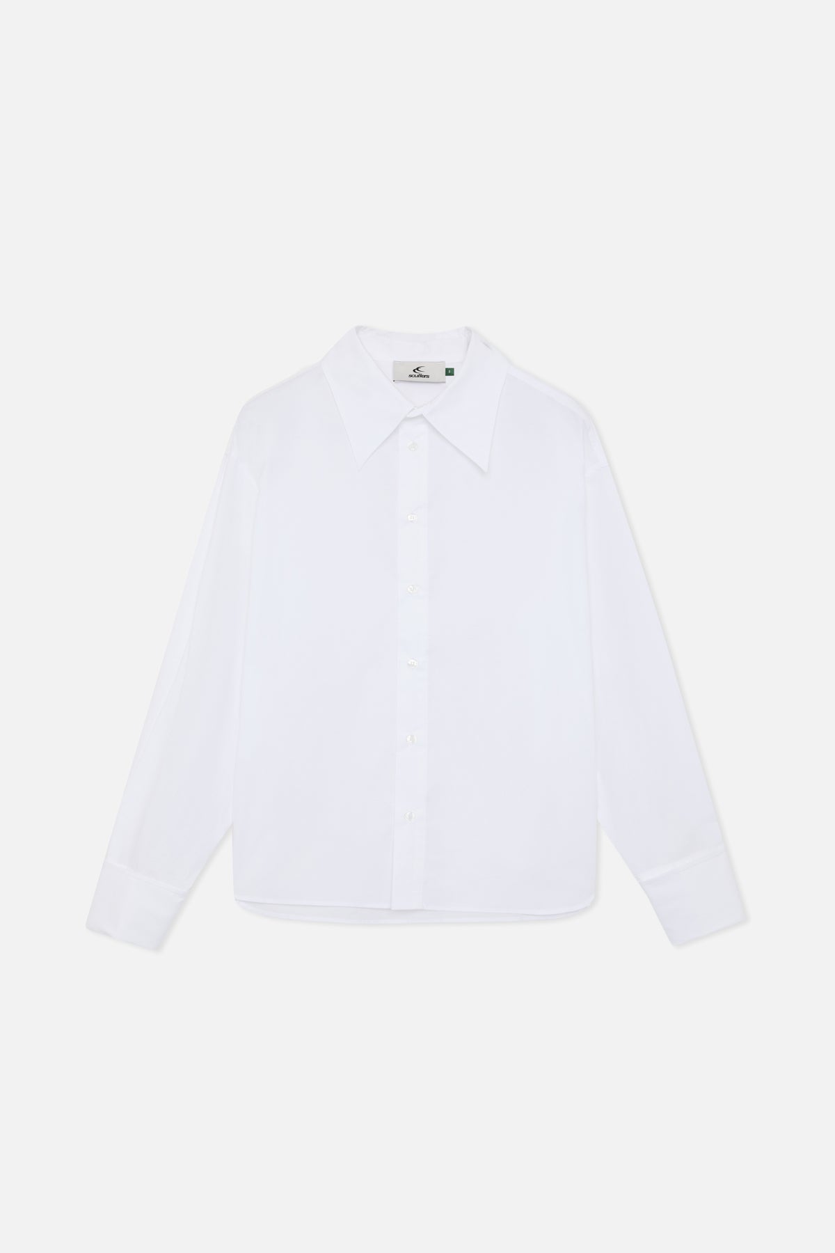 Chemise blanche de nuit