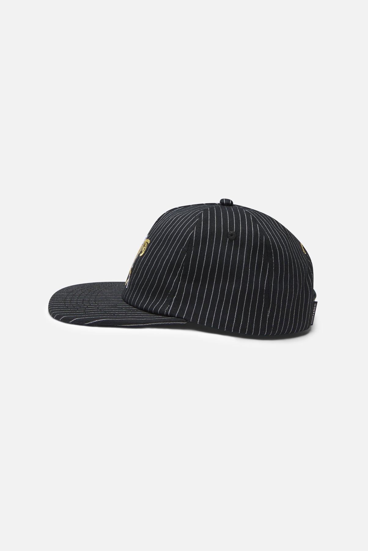 Casquette noire à fines rayures