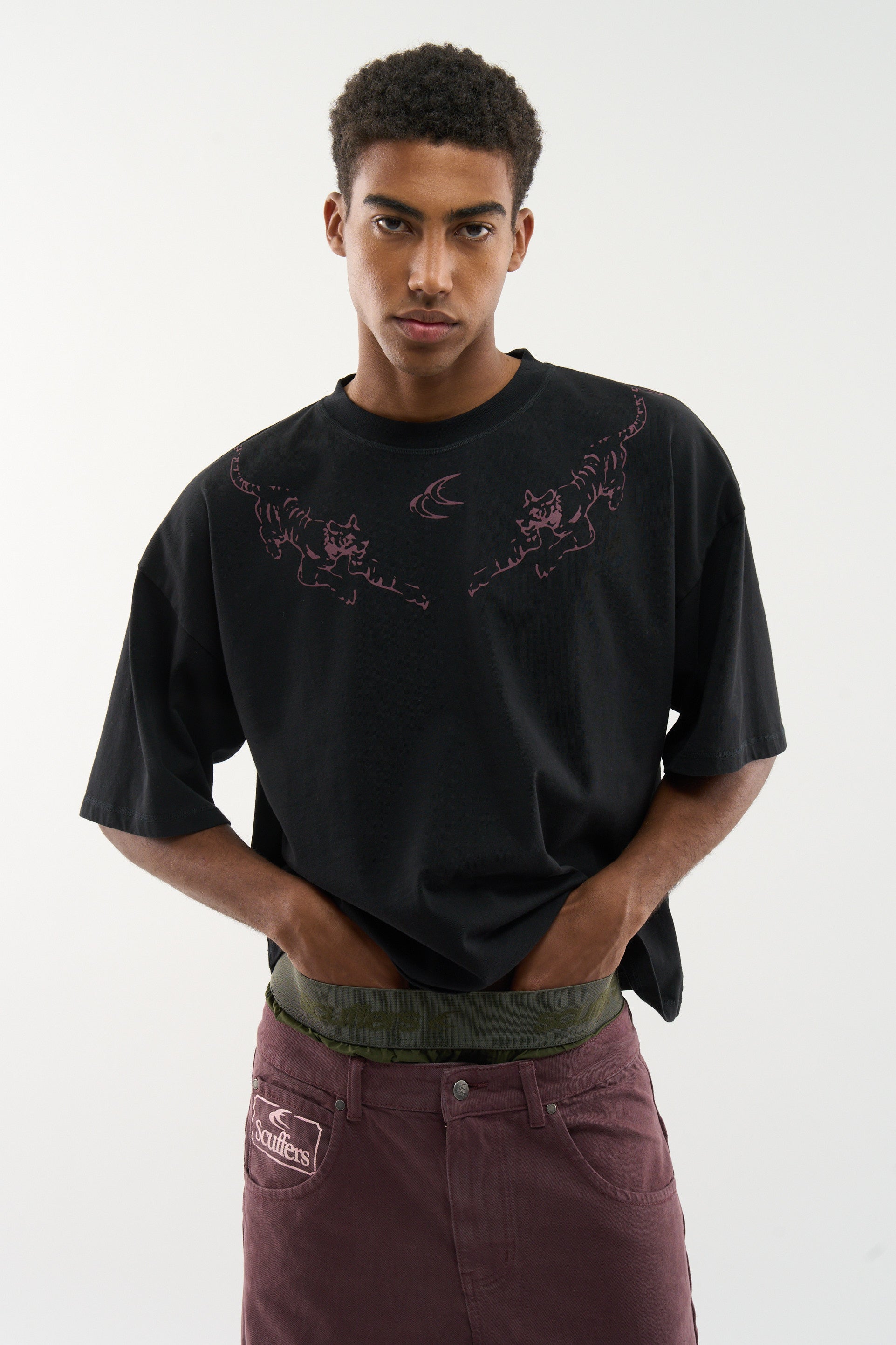 T-shirt noir à motif tigre